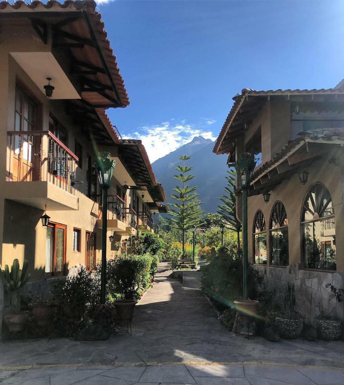 Hotel Mabey Urubamba Exterior photo